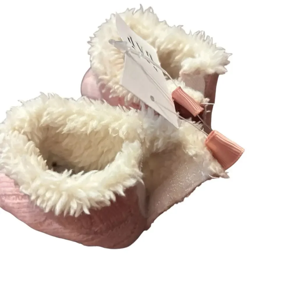 NWT 3-6M Baby Gap CashSoft Cozy Sweater Booties-Pink